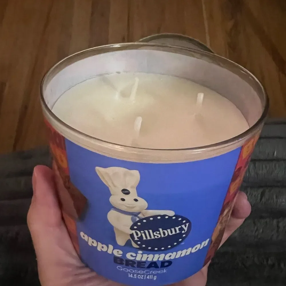 GooseCreek Pillsbury Apple Cinnamon Bread Scented Candle - 3 Wick